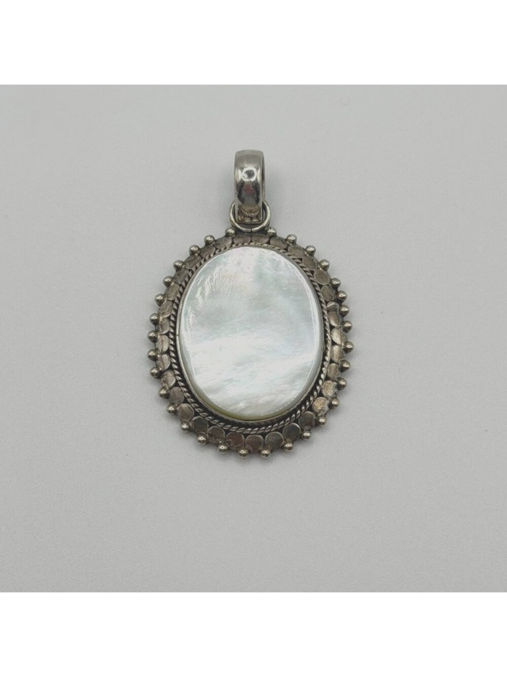 Vintage Sterling Silver & Mother Of Pearl Oval Pendant With Decorative Bezel Des